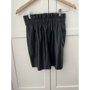 H&M Divided Faux Leather Paperbag Mini Skirt woith pockets Size 2 Black
